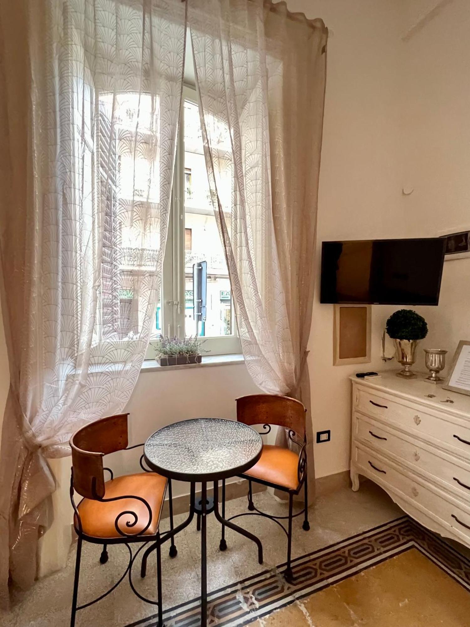 Aristocasa B&B Luxury Rooms Palermo Bagian luar foto