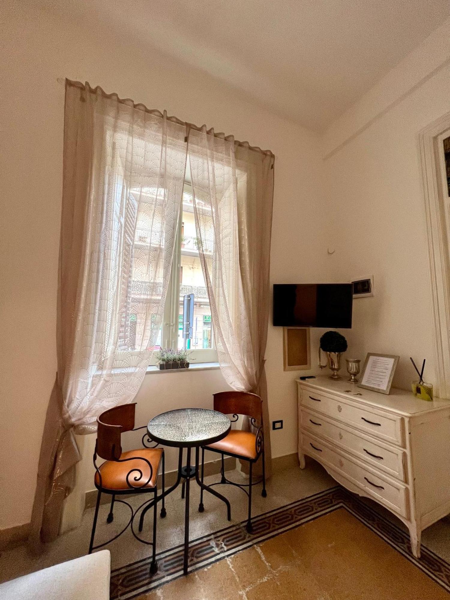 Aristocasa B&B Luxury Rooms Palermo Bagian luar foto
